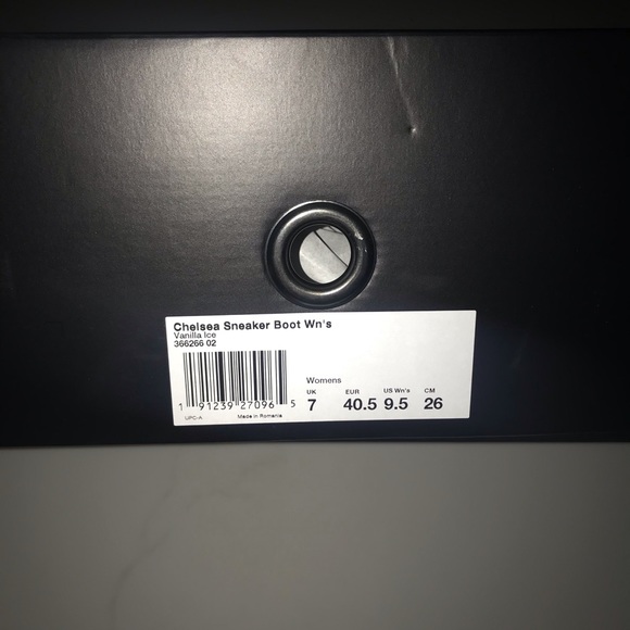 Womens Fenty Puma Chelsea Sneaker Boot White - Picture 6 of 6